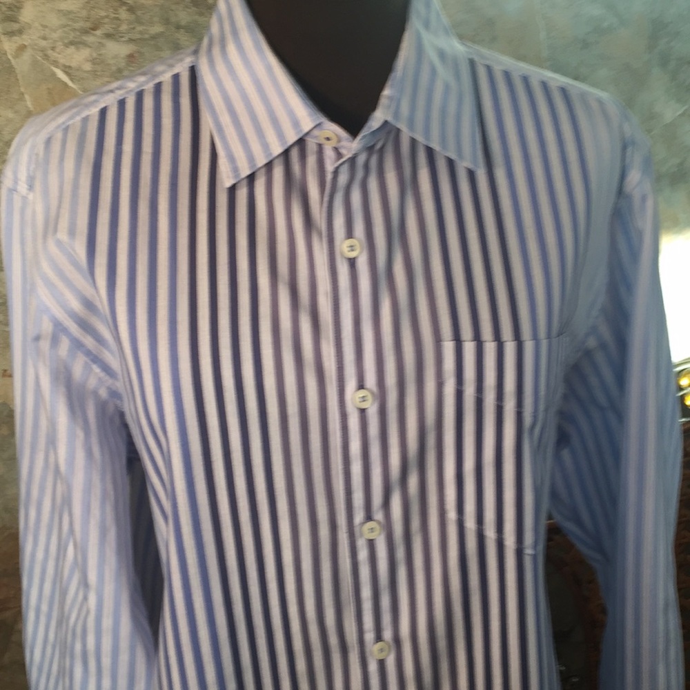 Tommy Bahama ♠️ button Shirt